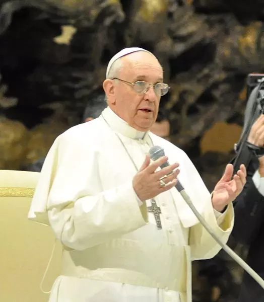 Papa Francisco habla con los periodistas en el Aula Pablo VI, 16 de marzo de 2013